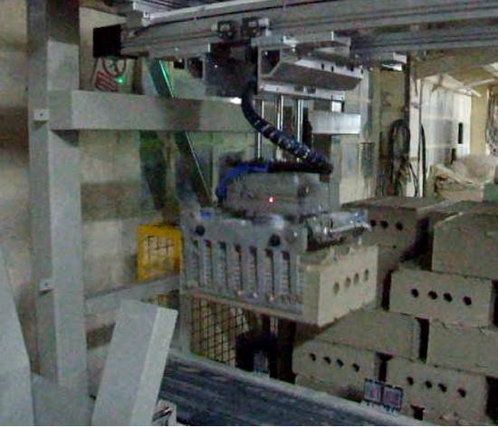 AMB electronica PAL12 robot manipulador bloques extrusionados